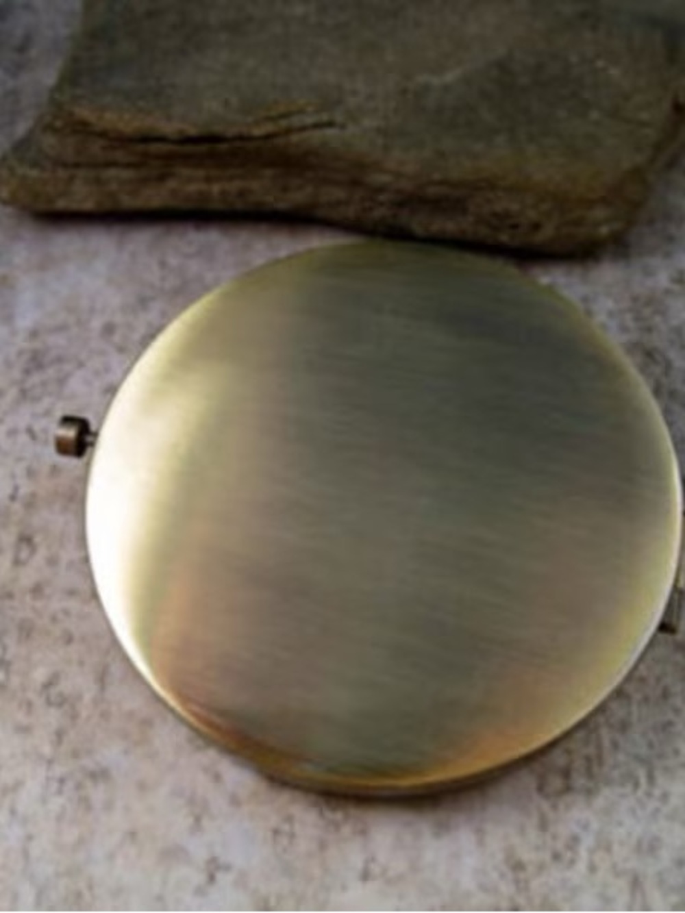 Handmade Victorian Oxidized Brass Rose Cameo Compact Mirror - Picture 4 of 4